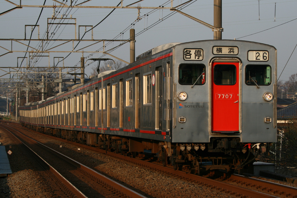 相鉄7000系7707×8<br class="br-sp" />(7707F)(7707編成)の写真