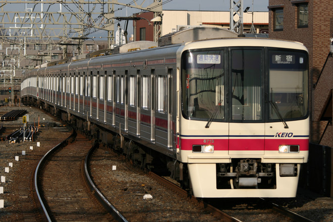 8000系8713Fを八幡山駅で撮影した写真