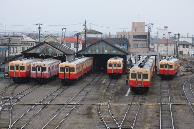 キハ200形をＪＲ五井駅との連絡通路で撮影した写真