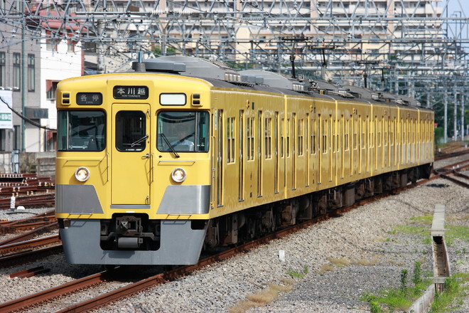 2000系を新所沢駅で撮影した写真
