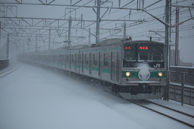 205系ハエ28編成を中浦和駅で撮影した写真