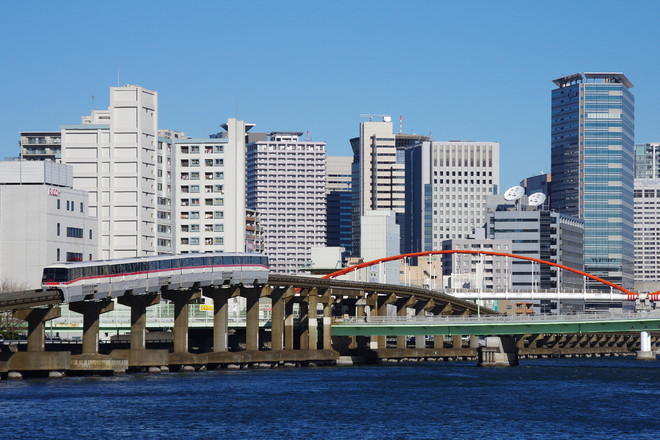昭和島車両基地1000系1085編成を天王洲アイル～大井競馬場前間で撮影した写真