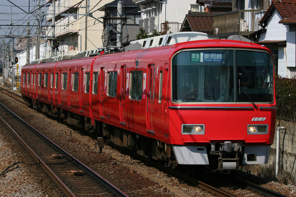名鉄3500系3528F<br class="br-sp" />(3528編成)の写真
