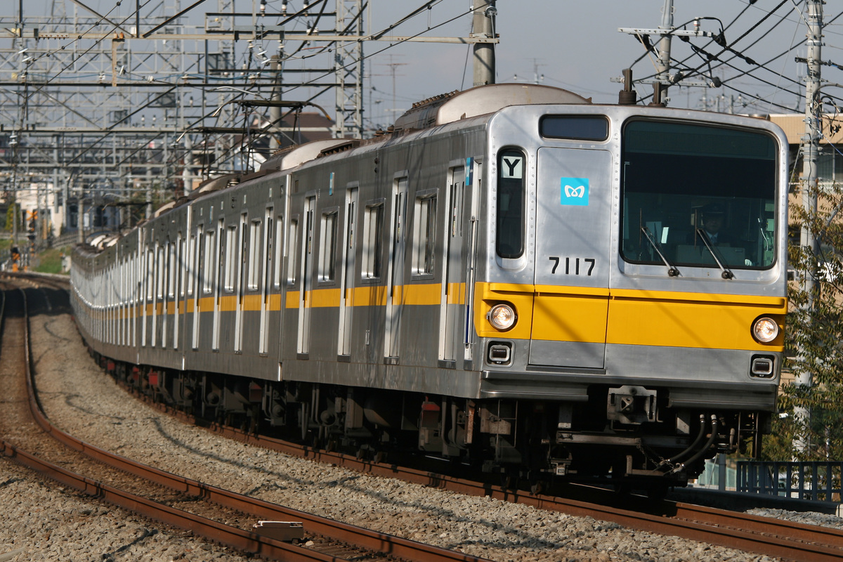 東京メトロ  7000系 7117F