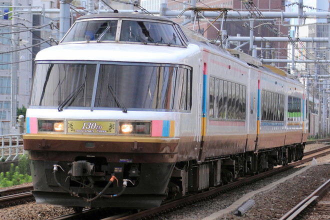 新潟車両センター485系を新大久保駅で撮影した写真