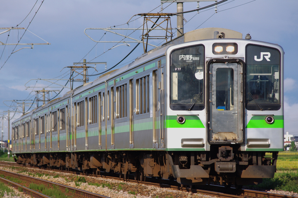 JR東日本 E127系 ニイV11編成の写真