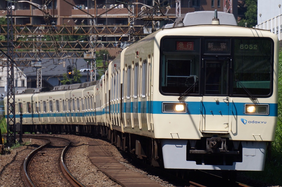 小田急8000形8052×4<br class="br-sp" />(8052F)(8052編成)の写真