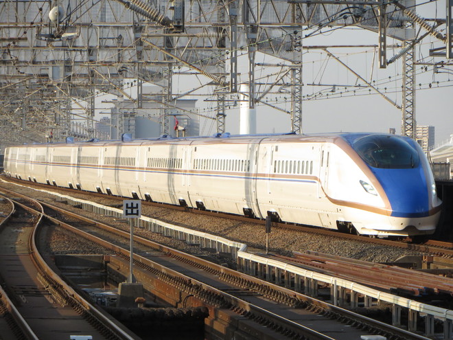 長野新幹線車両センターE7系F10編成を大宮駅で撮影した写真