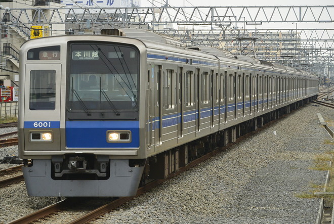 玉川上水車両基地6000系6101Fを新所沢駅で撮影した写真