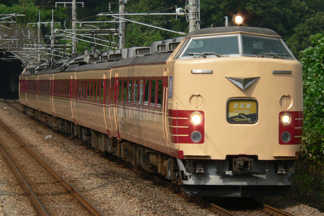 福知山電車区183系B62編成を生瀬駅で撮影した写真