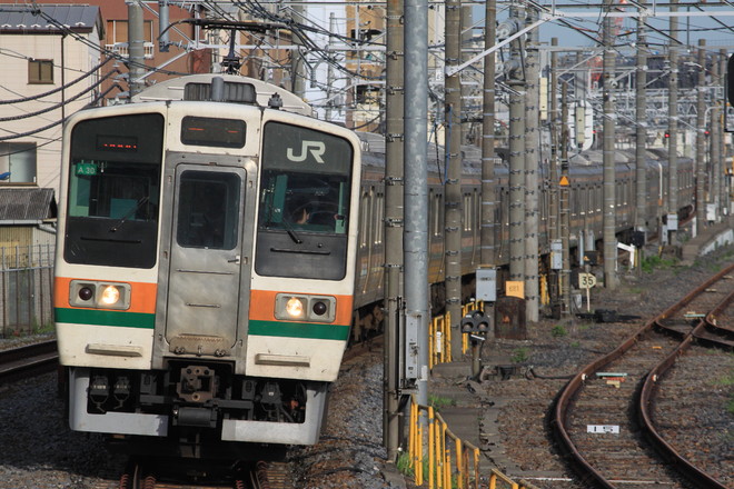 高崎車両センター211系A30編成を尾久駅で撮影した写真