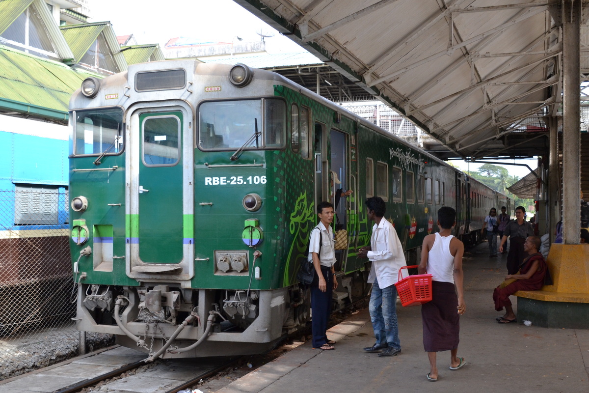 ミャンマー国鉄 DRC RBE2500形 
