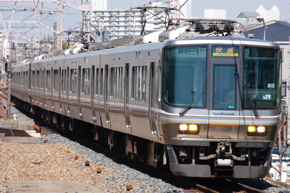 JR西223系MA11編成の写真