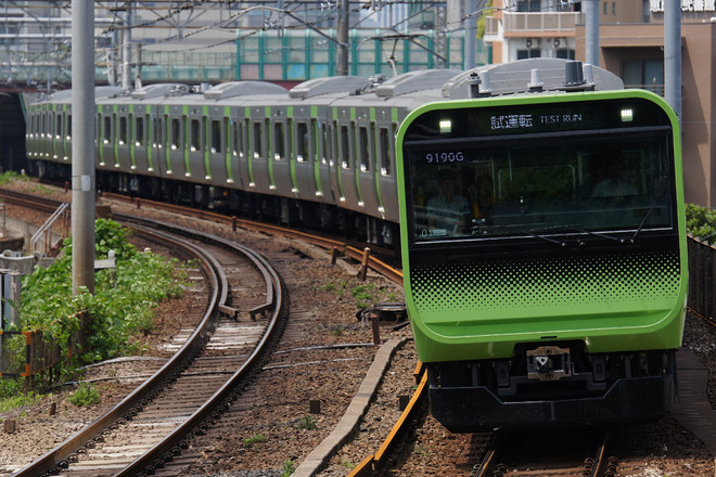 東京総合車両センターE235系トウ01編成を恵比寿～目黒間で撮影した写真