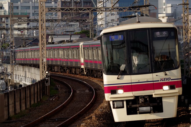 8000系8804編成を京王多摩川駅で撮影した写真
