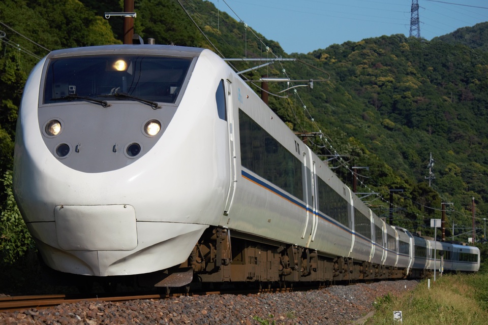 JR西681系W04編成<br class="br-sp" />(サワW04編成)の写真