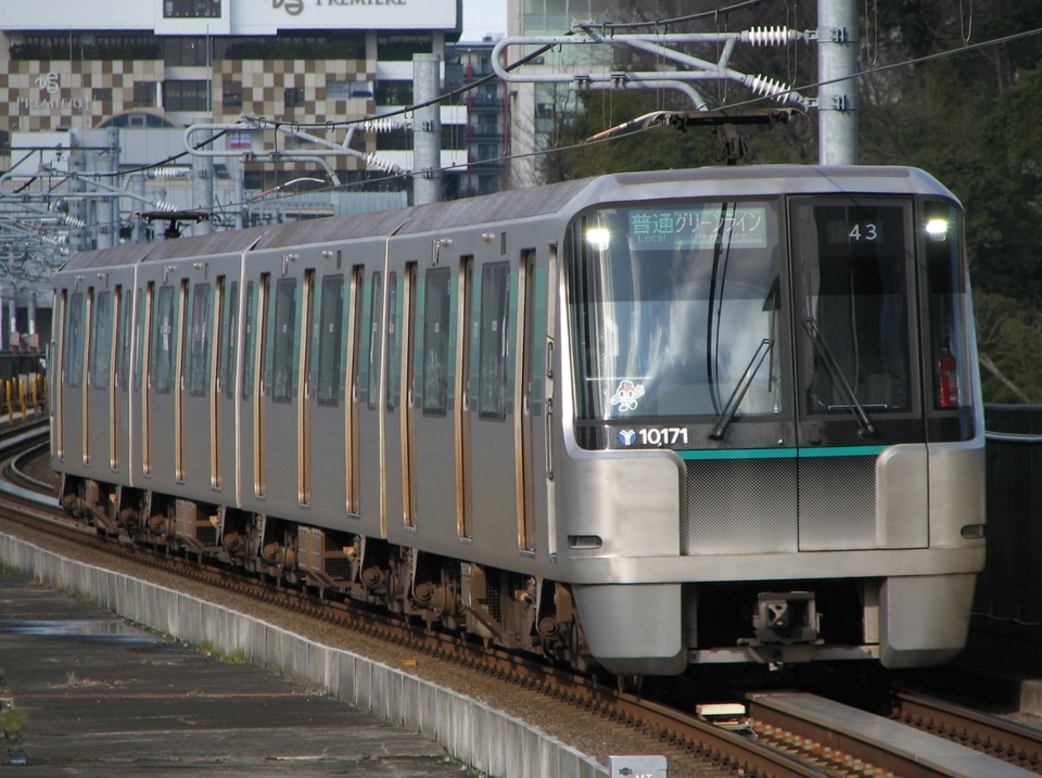 横浜市交通局 10000形 10171編成の写真
