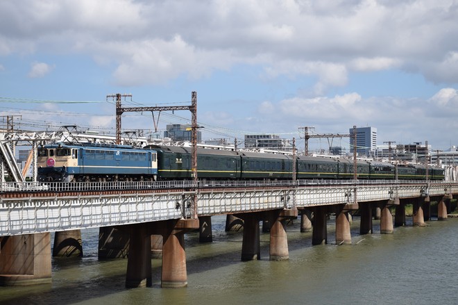 下関総合車両所EF651135を新大阪～大阪間で撮影した写真