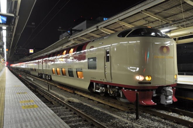 後藤総合車両所285系トウI2編成を横浜駅で撮影した写真