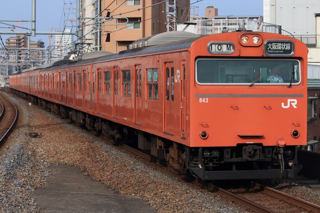 吹田総合車両所森ノ宮支所103系LA04編成を福島駅で撮影した写真