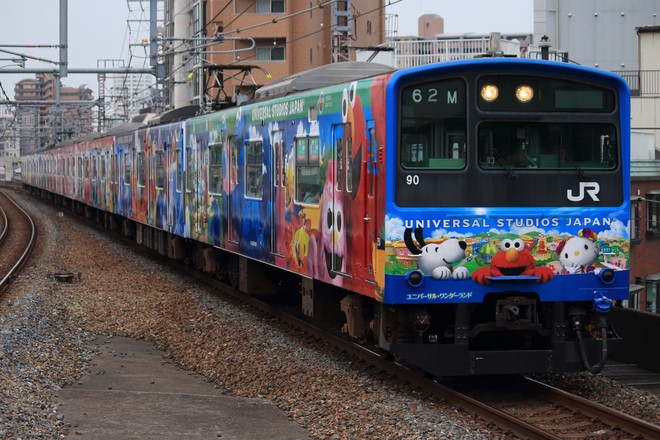 吹田総合車両所森ノ宮支所201系LB06編成を福島駅で撮影した写真