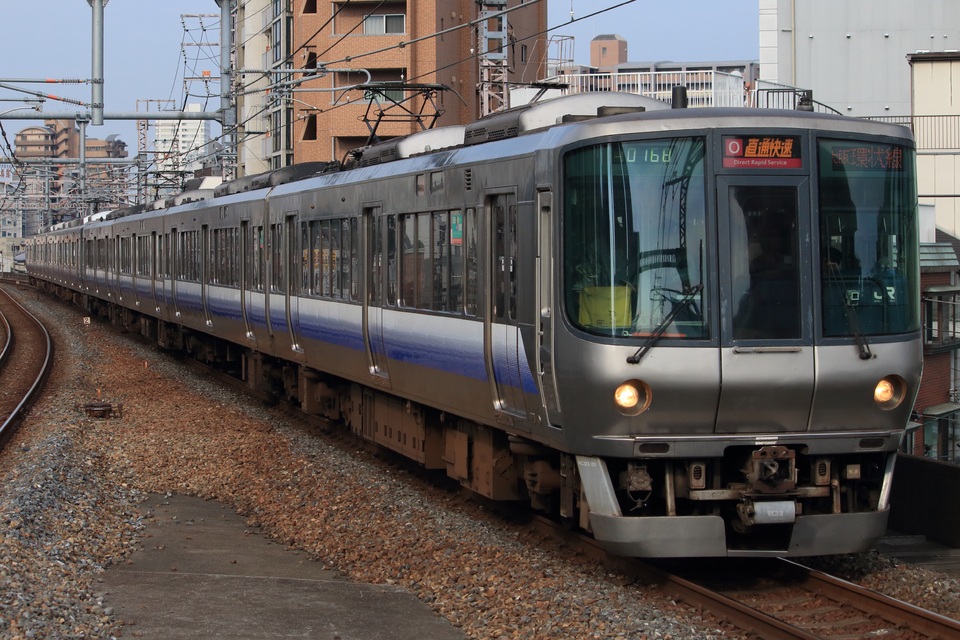 JR西223系HE410編成<br class="br-sp" />(ヒネHE410編成)の写真