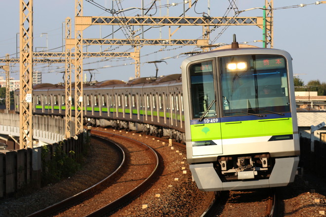 10-300形を京王稲田堤駅で撮影した写真