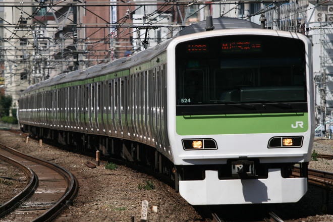 東京総合車両センターE231系トウ524編成を恵比寿駅で撮影した写真