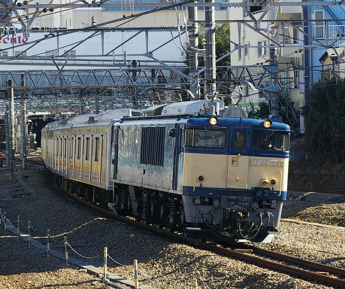 JR東日本 長岡車両センター EF64 1032