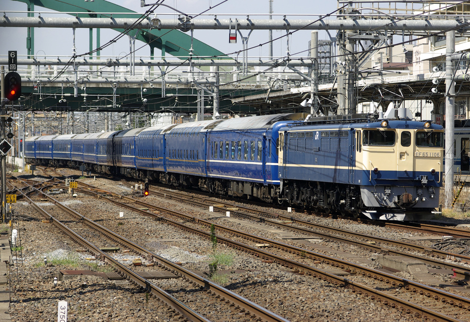 JR東EF65形EF65-1106の写真