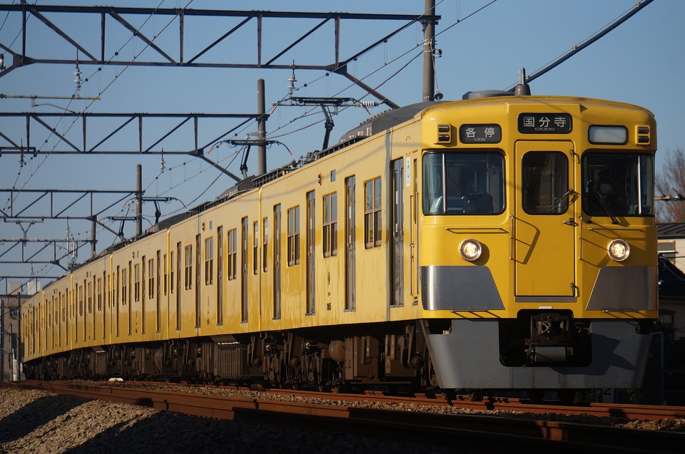 西武2000系2015F<br class="br-sp" />(2015編成)の写真