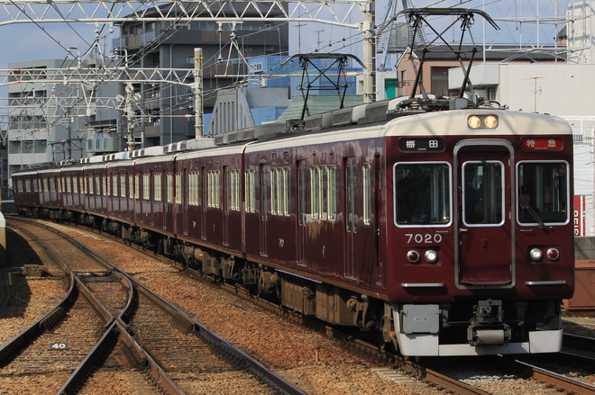 西宮車庫7000系7020Fを園田駅で撮影した写真