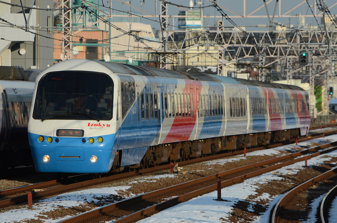 2100系を西荻窪駅で撮影した写真