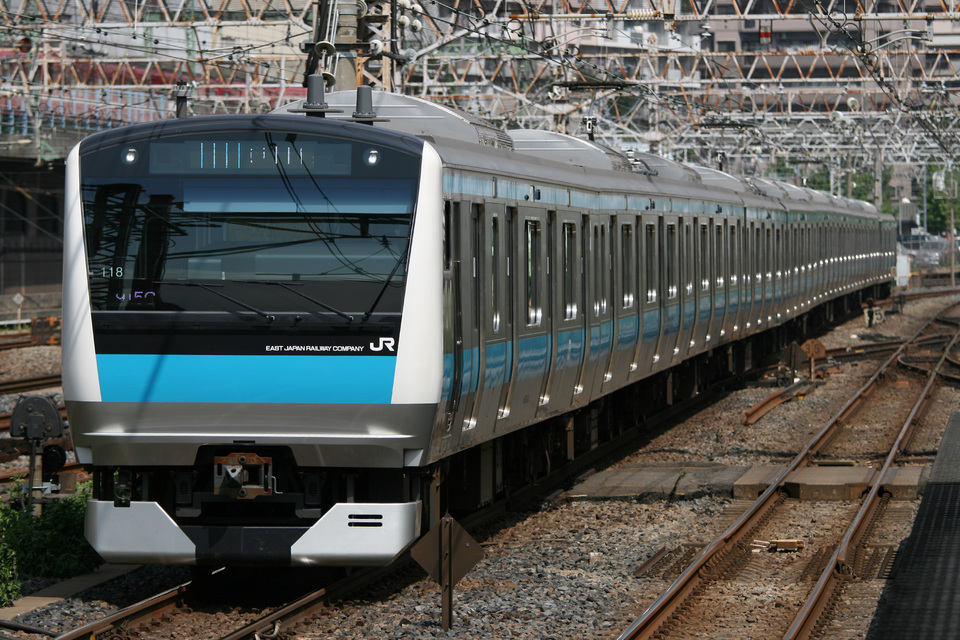 JR東E233系サイ118編成<br class="br-sp" />(ウラ118編成)の写真