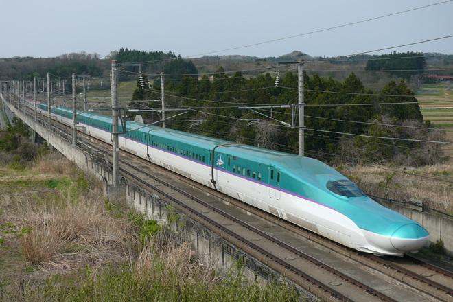 函館新幹線総合車両所H5系H4編成を古川～仙台間で撮影した写真