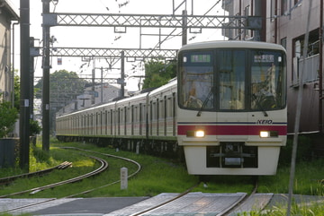 京王電鉄  8000系 8730F