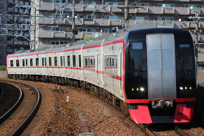 2200系2210Fを豊田本町駅で撮影した写真