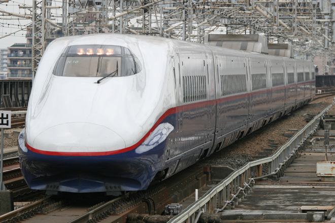 長野新幹線車両センターE2系N10編成を大宮駅で撮影した写真