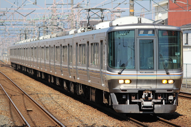 網干総合車両所本所223系W7編成を長岡京駅で撮影した写真