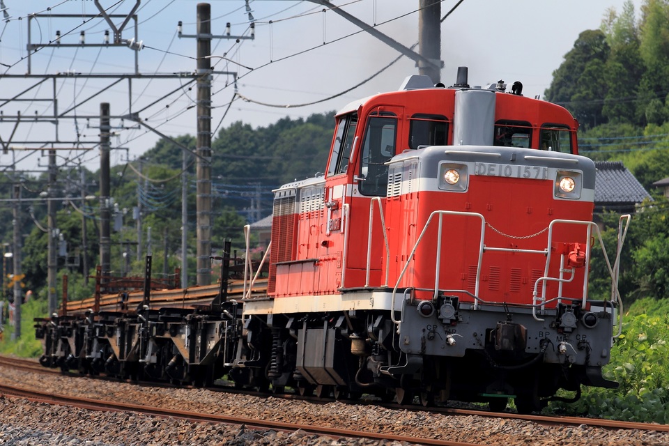 JR東DE10形DE10-1571の写真