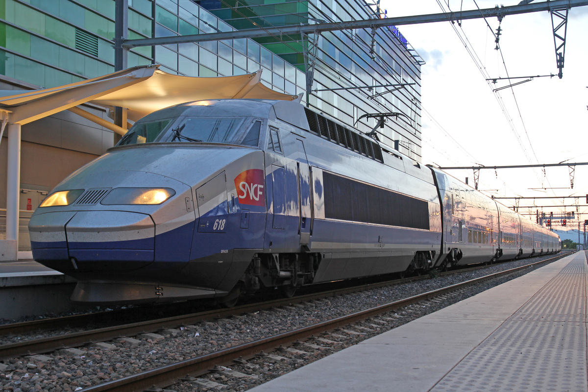 フランス国鉄  TGV Réseau Duplex 618