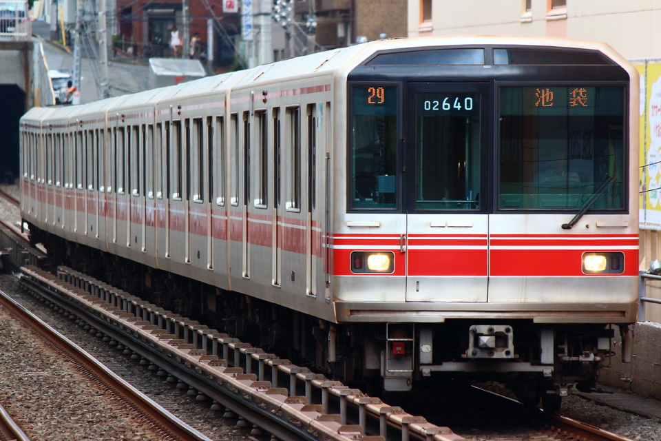 メトロ02系02-140F<br class="br-sp" />(02-140編成)の写真