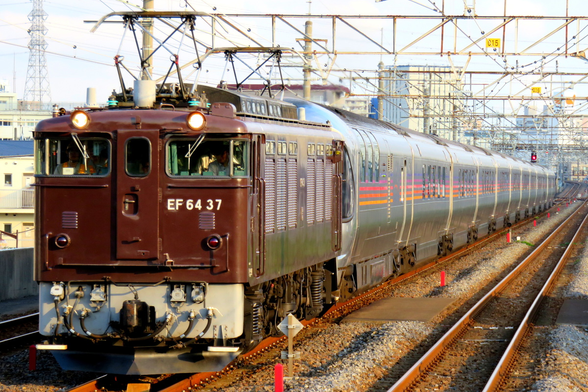 JR東日本 高崎車両センター EF64 37