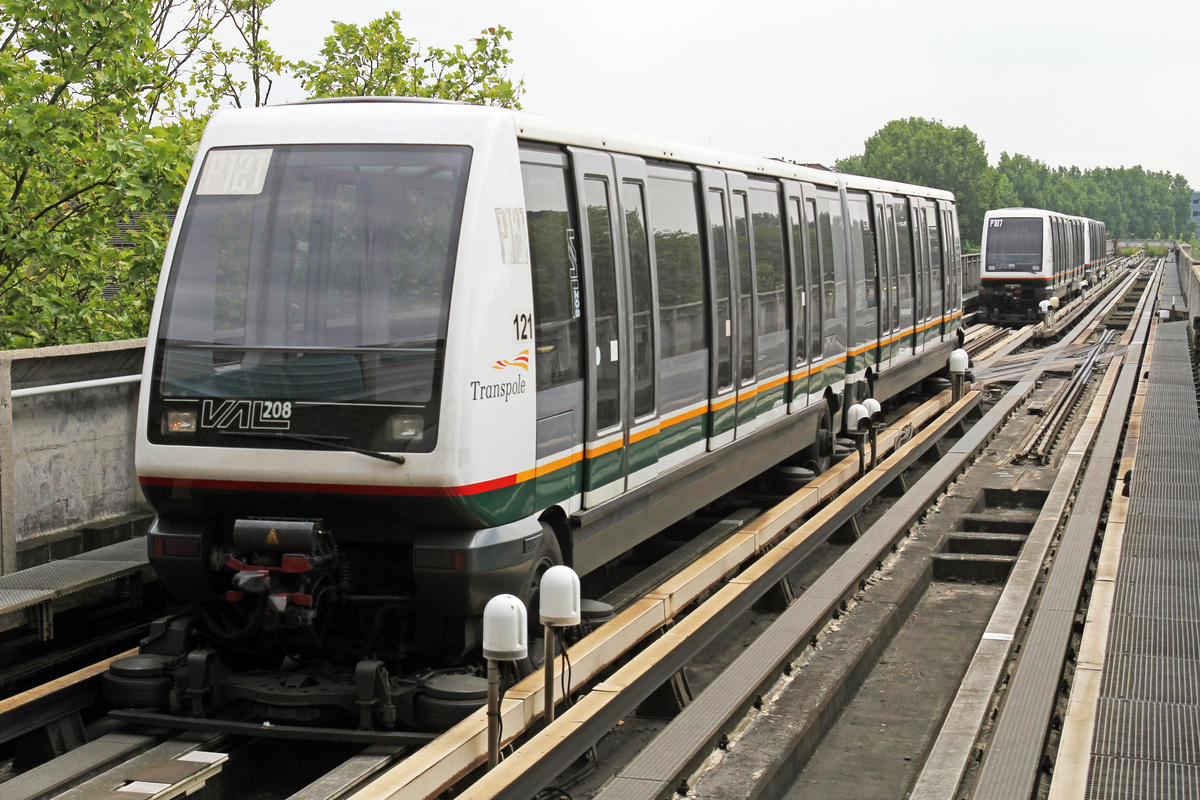 Lille metro  VAL 208 121