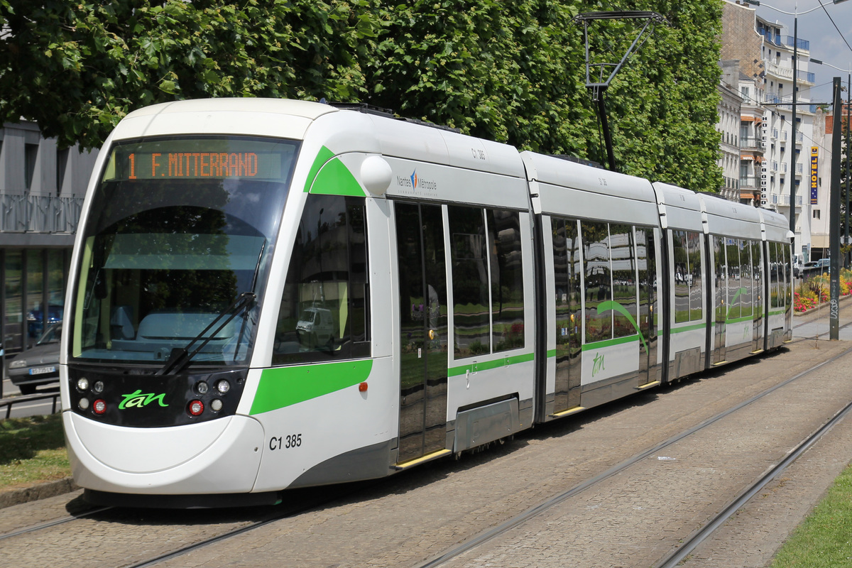 Nantes tramway  Urbos 3 385