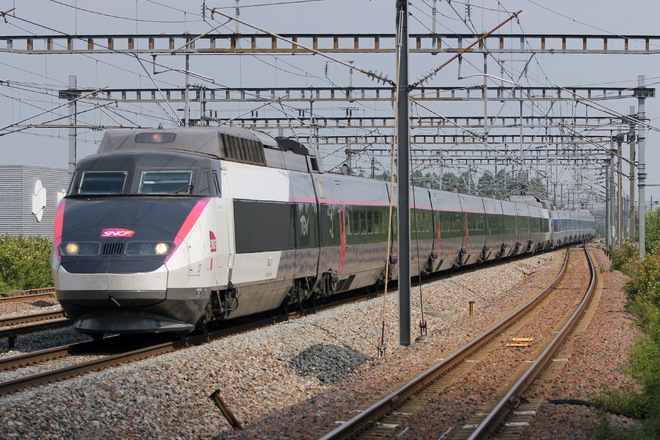 Series 2300013をHaute-Picardie TGV Stationで撮影した写真