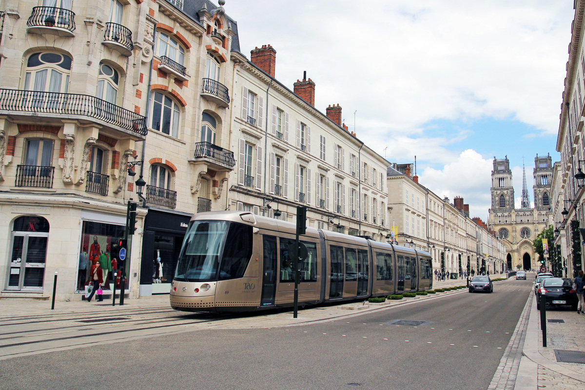 Orleans tramway  Citadis 302 74