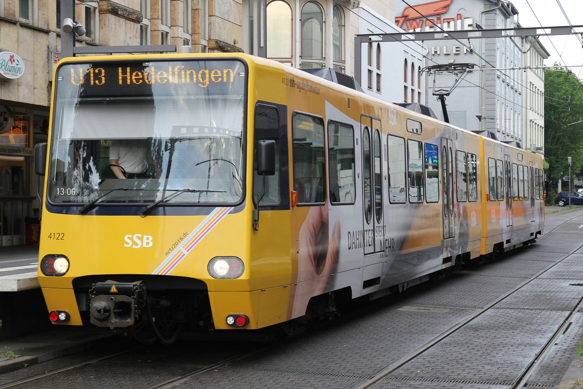 Stuttgarter Strasenbahnen AG  DT8.6 4122