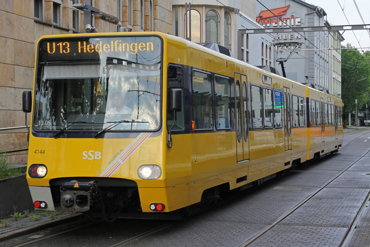 Stuttgarter Strasenbahnen AG  DT8.6 4144
