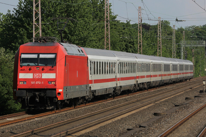 Series 101070-1をDusseldorf-Eller Sud Stationで撮影した写真